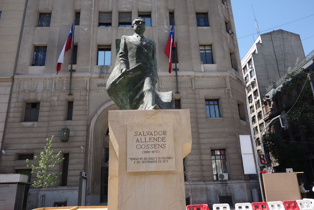 Salvador Allende Denkmal - Monumento a Salvador Allende