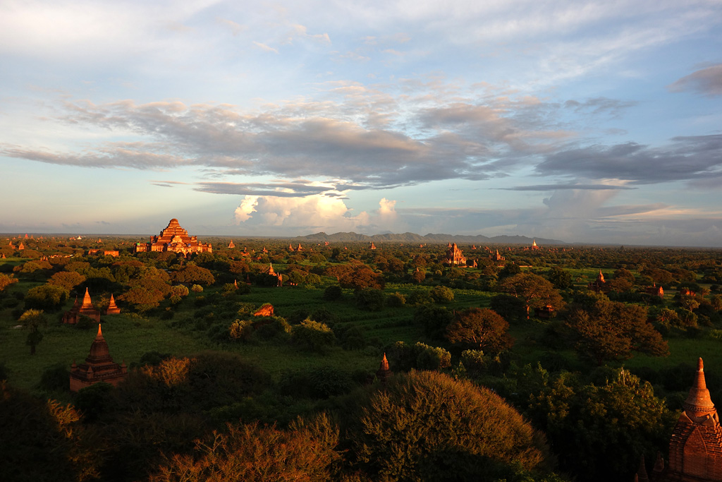 Sundown Bagan