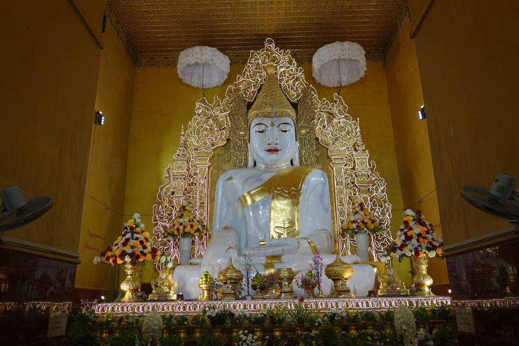 Kyauk Taw Ghy Pagoda - Buddha Statute