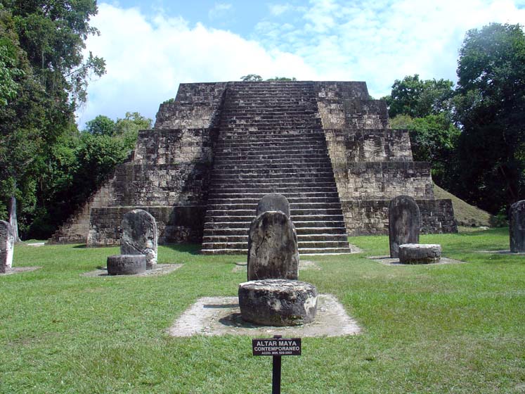 Komplex Q Ostpyramide - Tikal