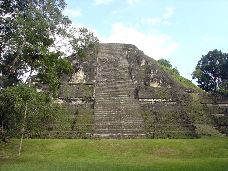 Mundo Perdido - Tikal