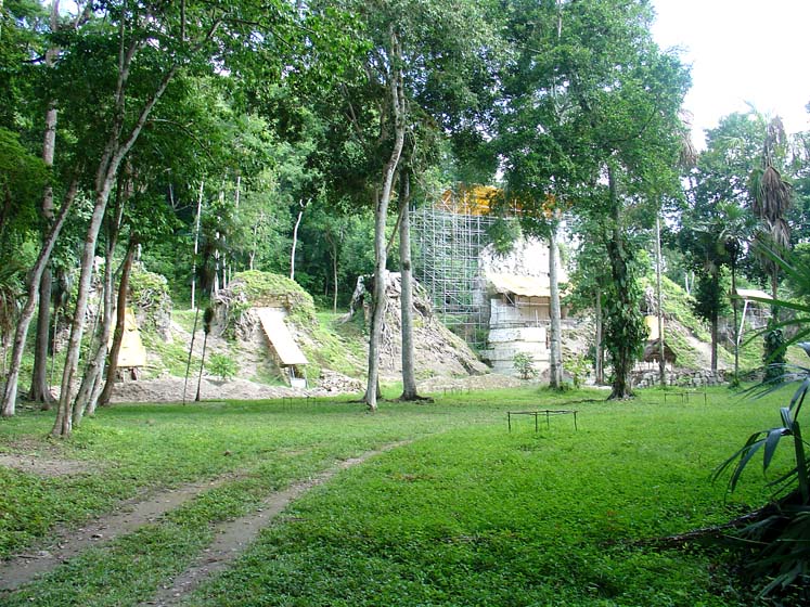 Platz der 7 Tempel - Tikal