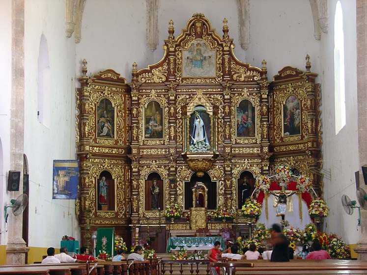Convento de San Antonio de Padua - Altar Iglesia Santuario de la Virgen de Izamal