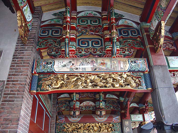 Bao-An Tempel - Hölzerne Deckenverzierung