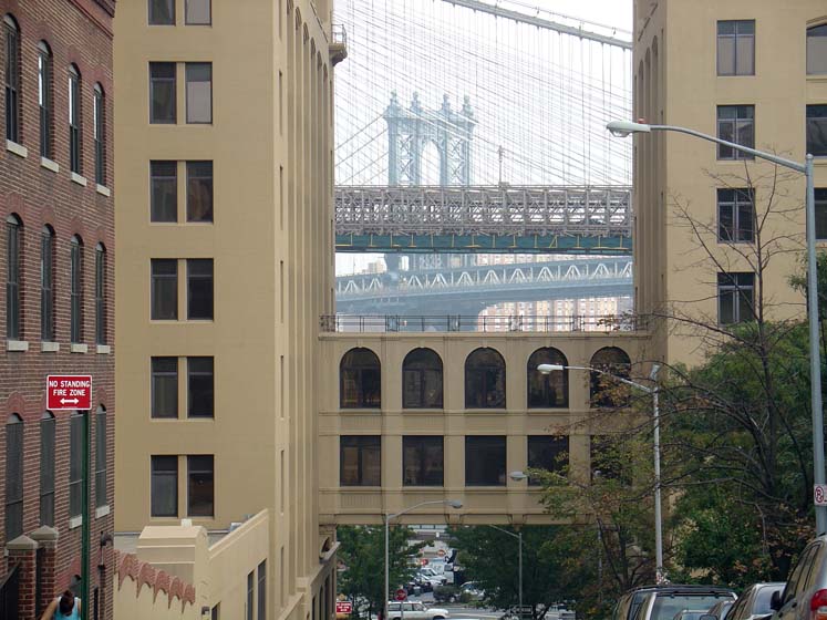 Blick auf die Brooklyn- und Manhattan Brigde - New York
